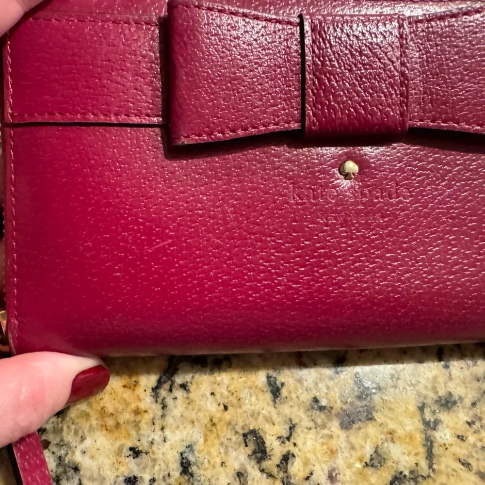 Kate Spade Bow Zip Wallet